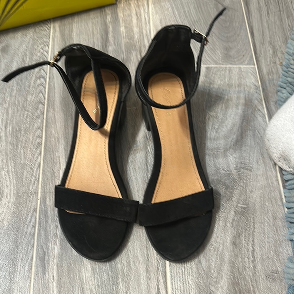 Qupid Black Ankle Strap Sandals 7
